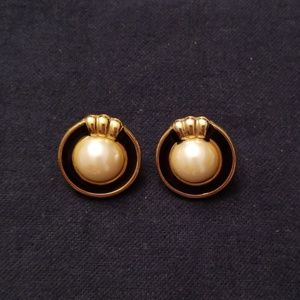 Vintage faux pearl studded earrings